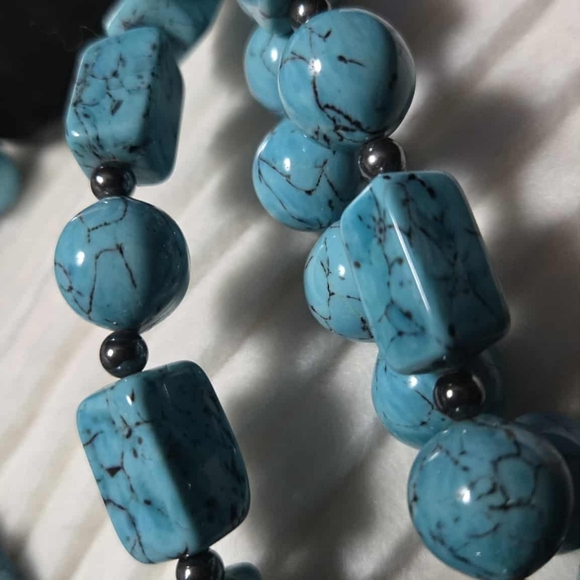 Faux Turquoise 3 Strand Choker Style Necklace - Picture 6 of 13